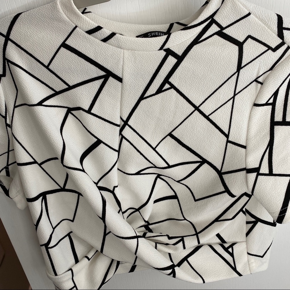 Cropped SHEIN Black And White Blouse